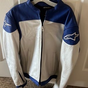 Men's medium size motorcycle leather jacket